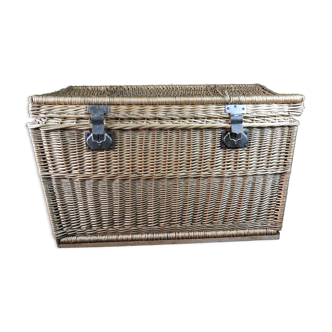 Wicker malle