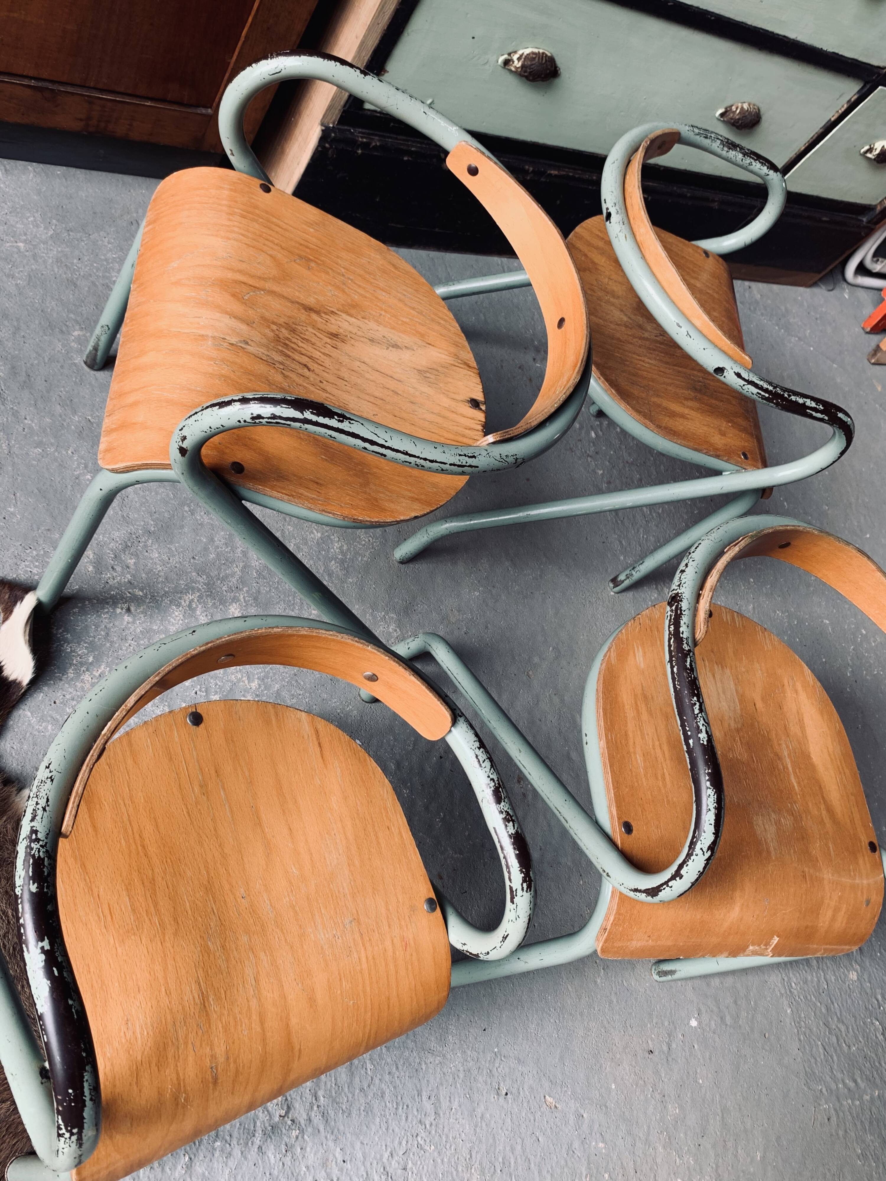 Lot de 4 chaises enfant en bois & métal