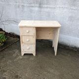 Children's desk