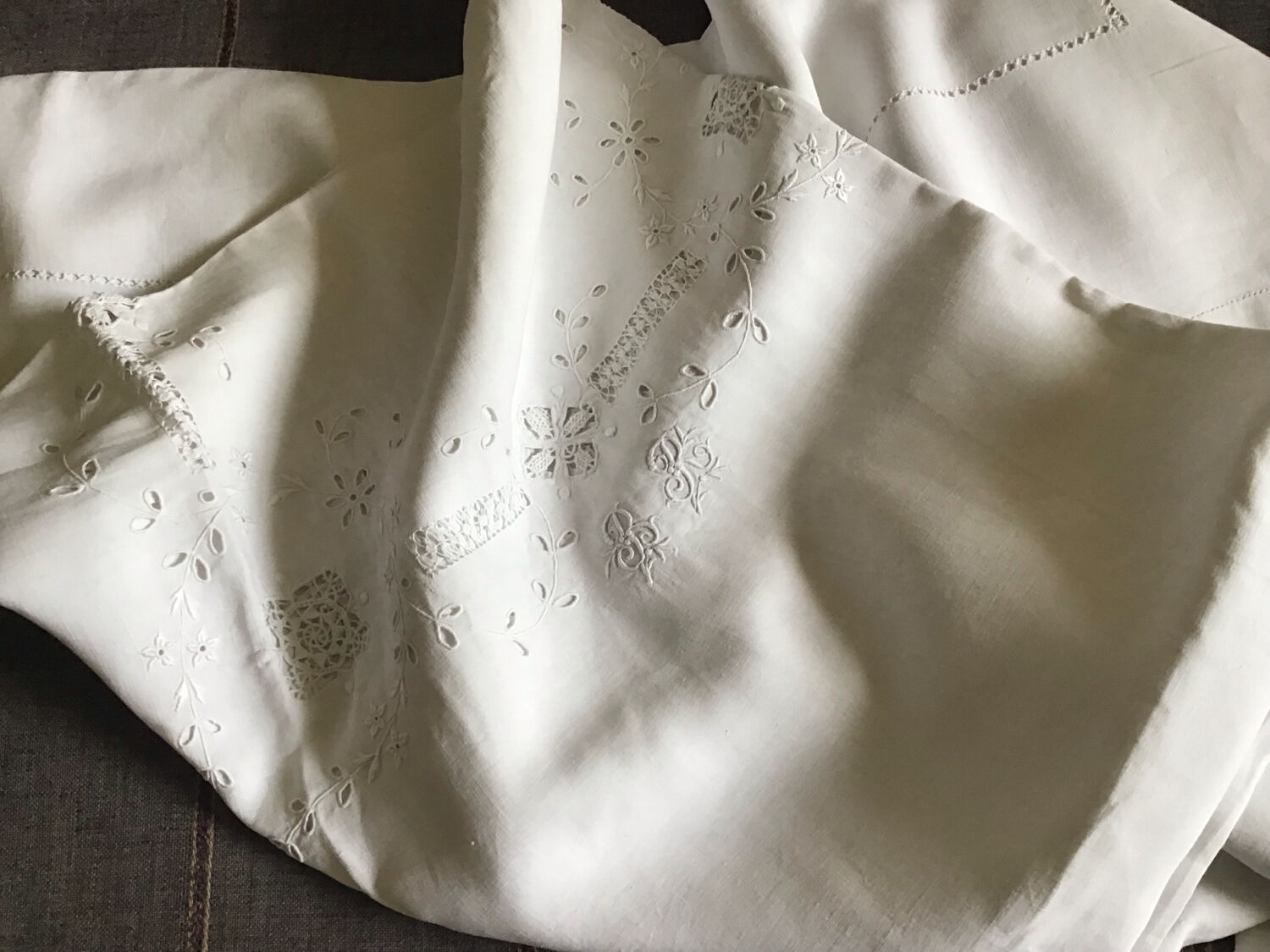 Nappe de réception en lin blanc BR 2mx2m10