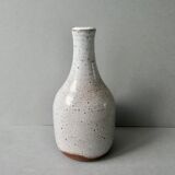Sandstone vase bottle shaped by Norbert Pierlot in Ratilly