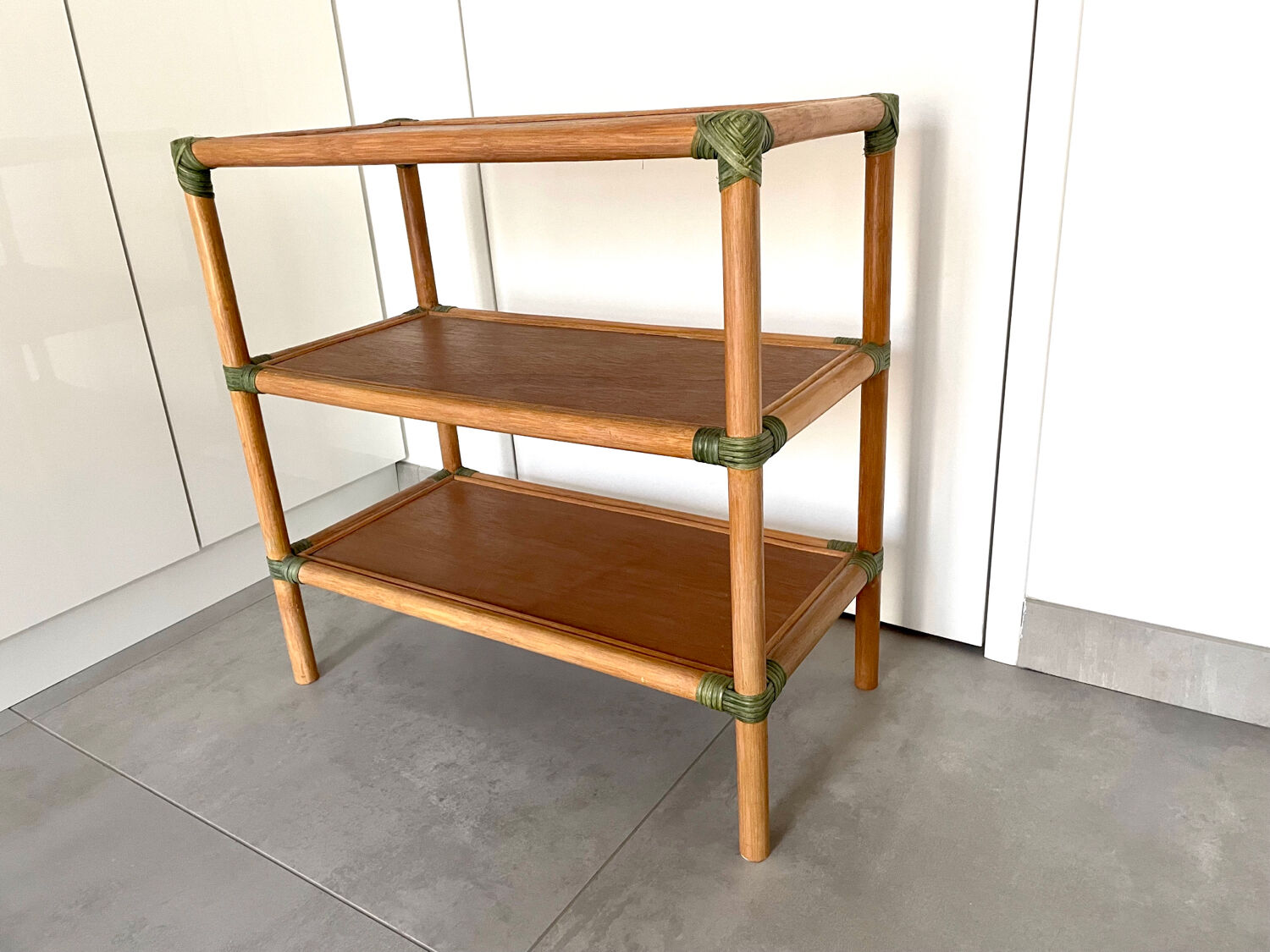 Low bamboo and rattan shelf from the 80s