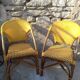 Deux fauteuils de bar en rotin
