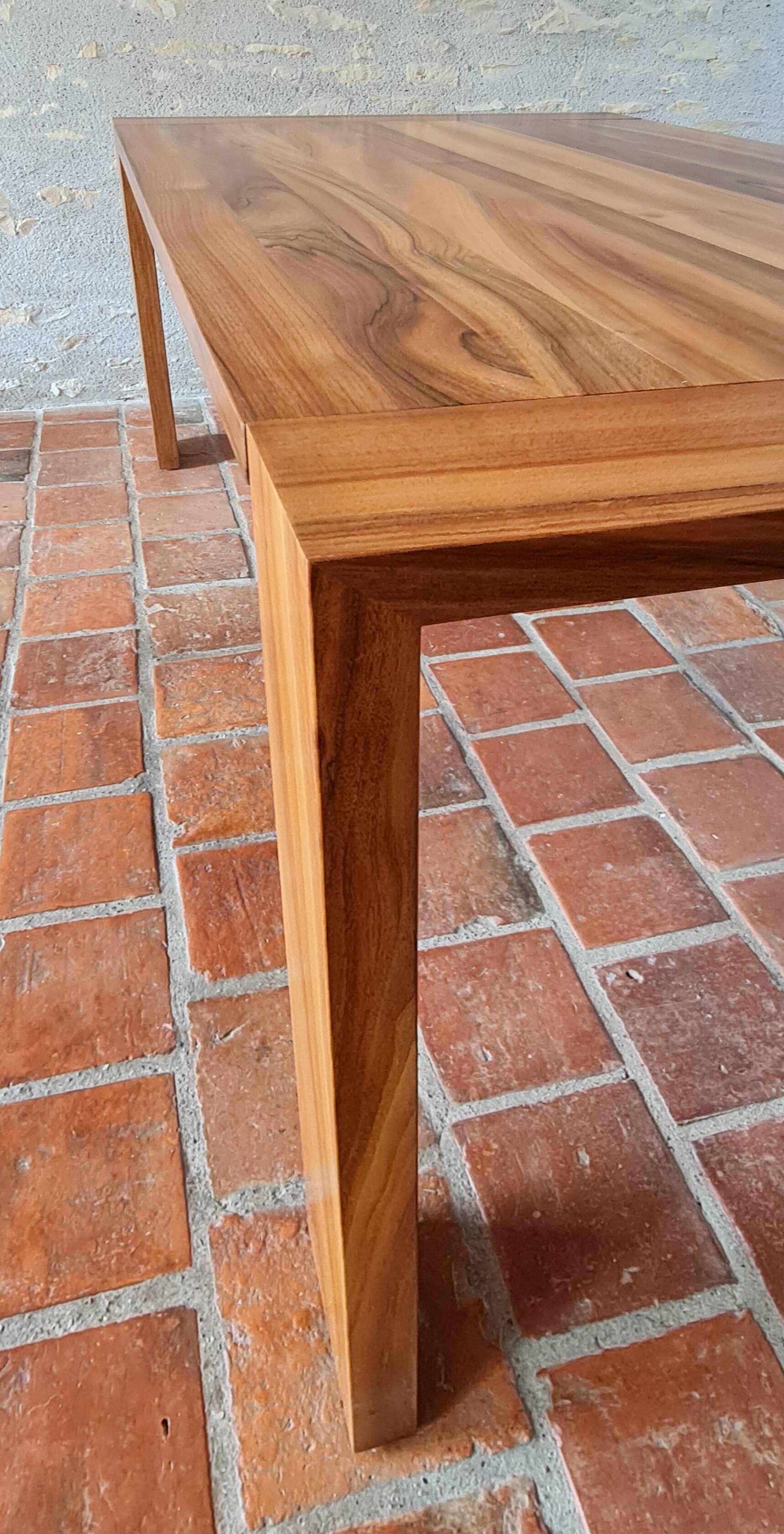 Eaton table