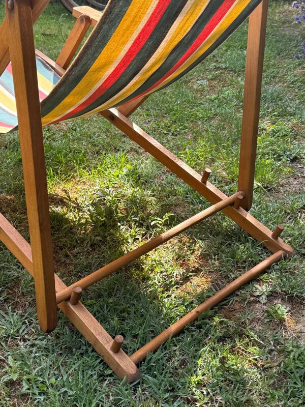 Transat/ chilienne vintage en bois avec repose-pieds — Années 60