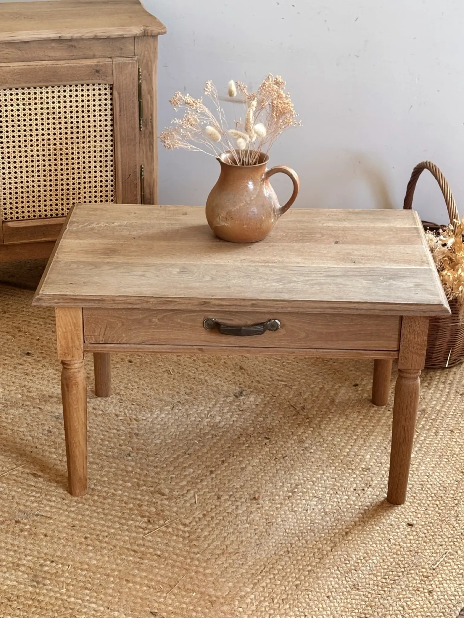 Old farmhouse coffee table in raw solid oak - 1 large drawer
