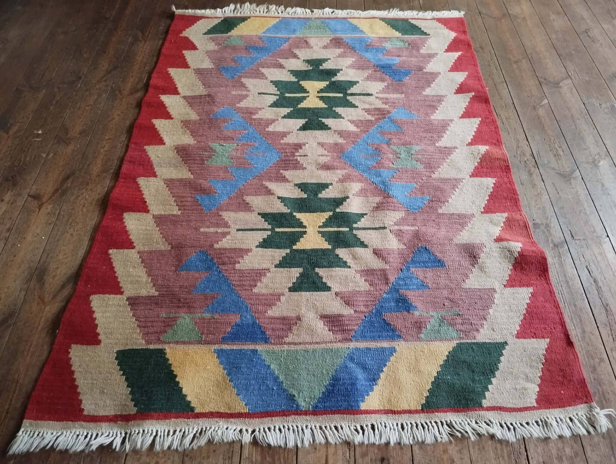 Handmade Persian Qashqai rug 165x115cm