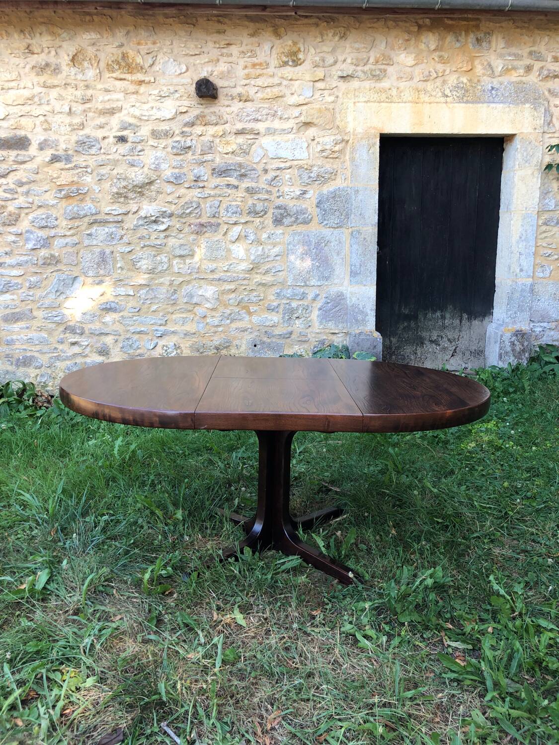 Baumann round extendable table
