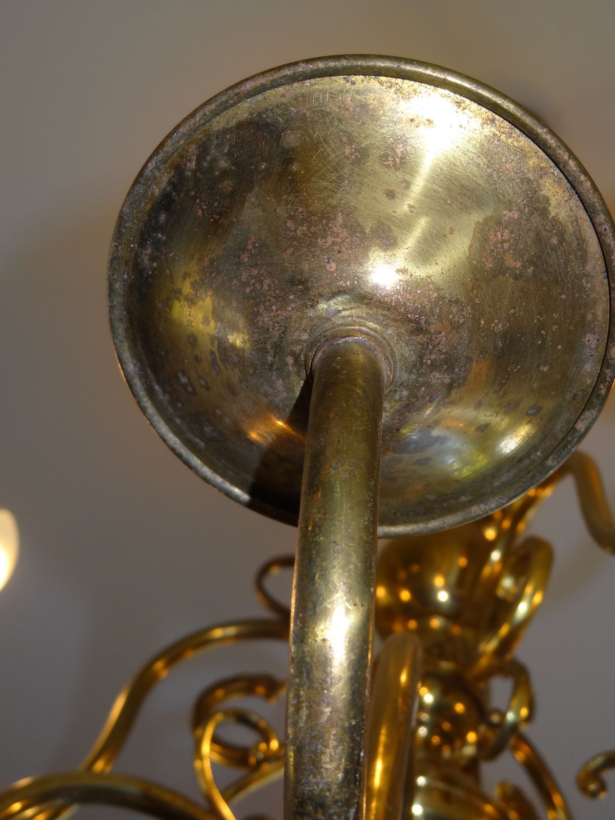 "Dutch" gold metal chandelier with 9 light arms - 1960