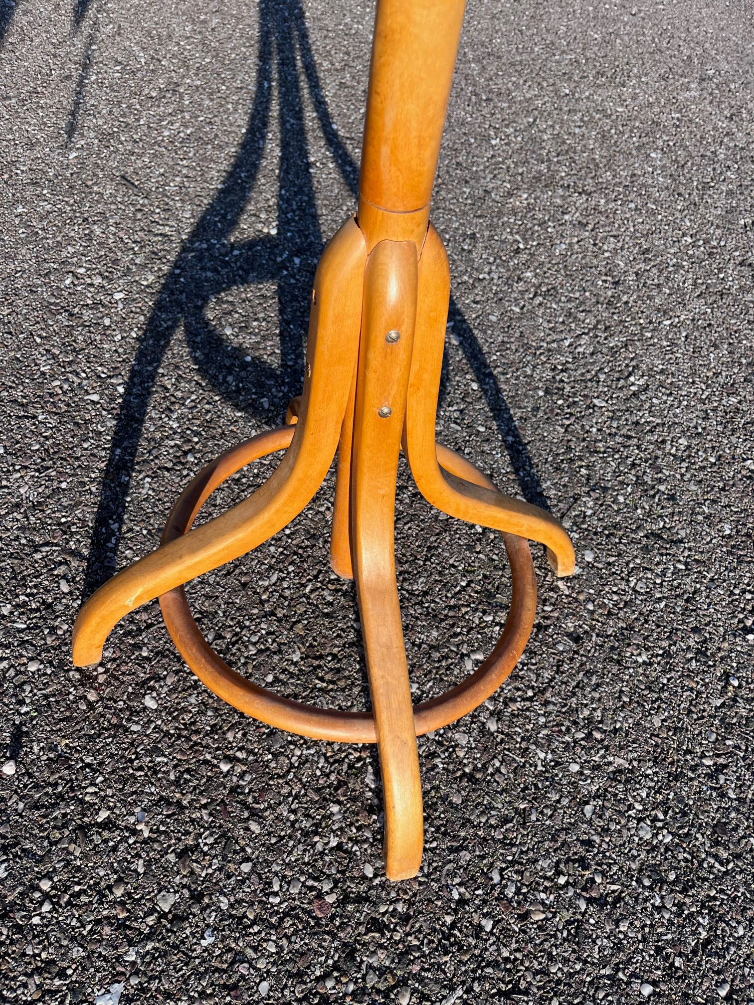 Parrot coat rack