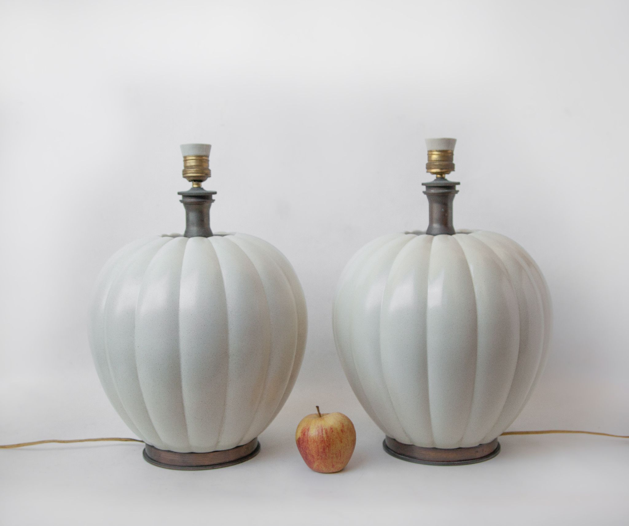 Pair of ceramic lamp feets
