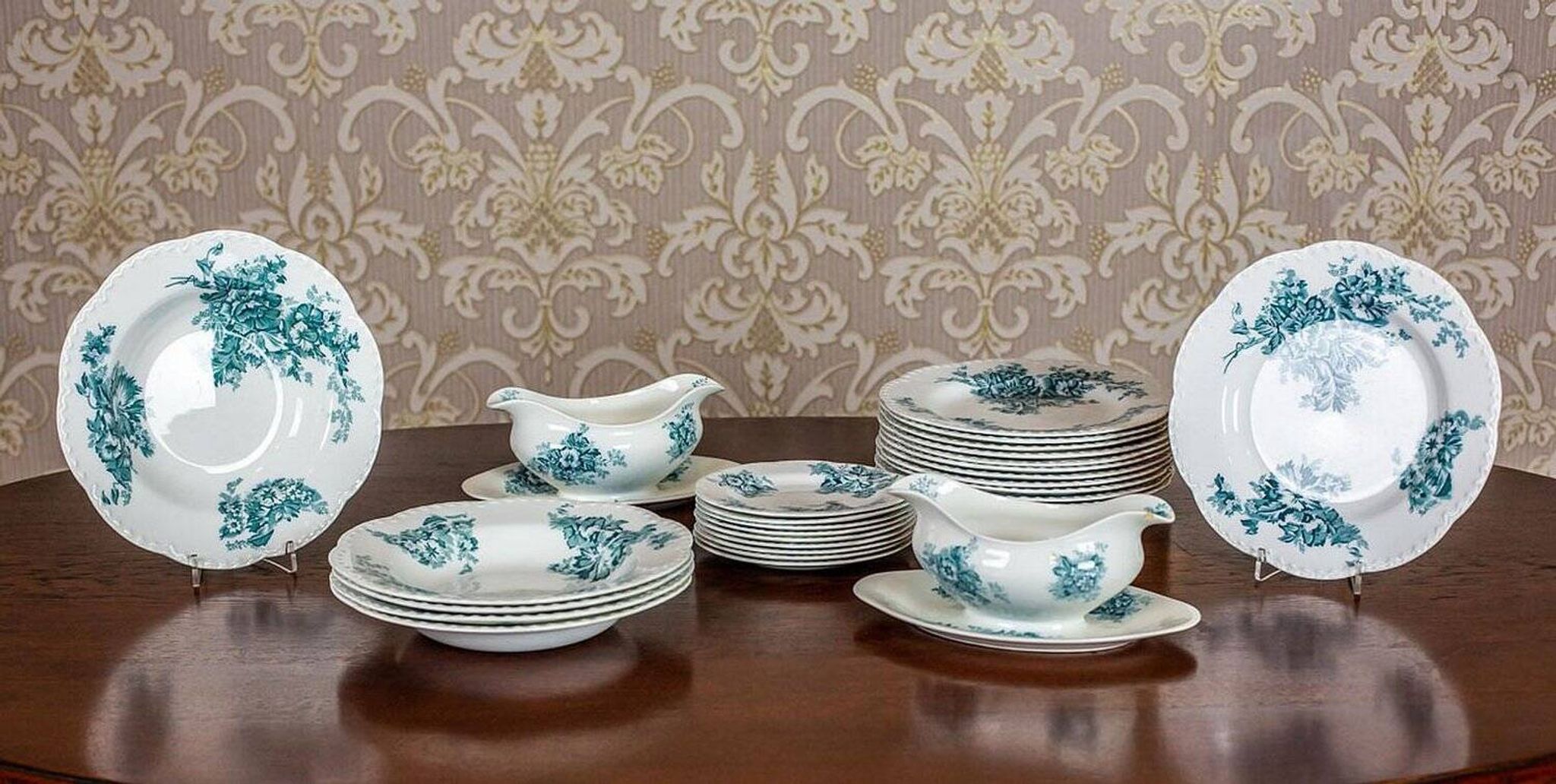 20th Century Anemone Porcelain Set by Johnson Brothers, 1930s, Set of 28