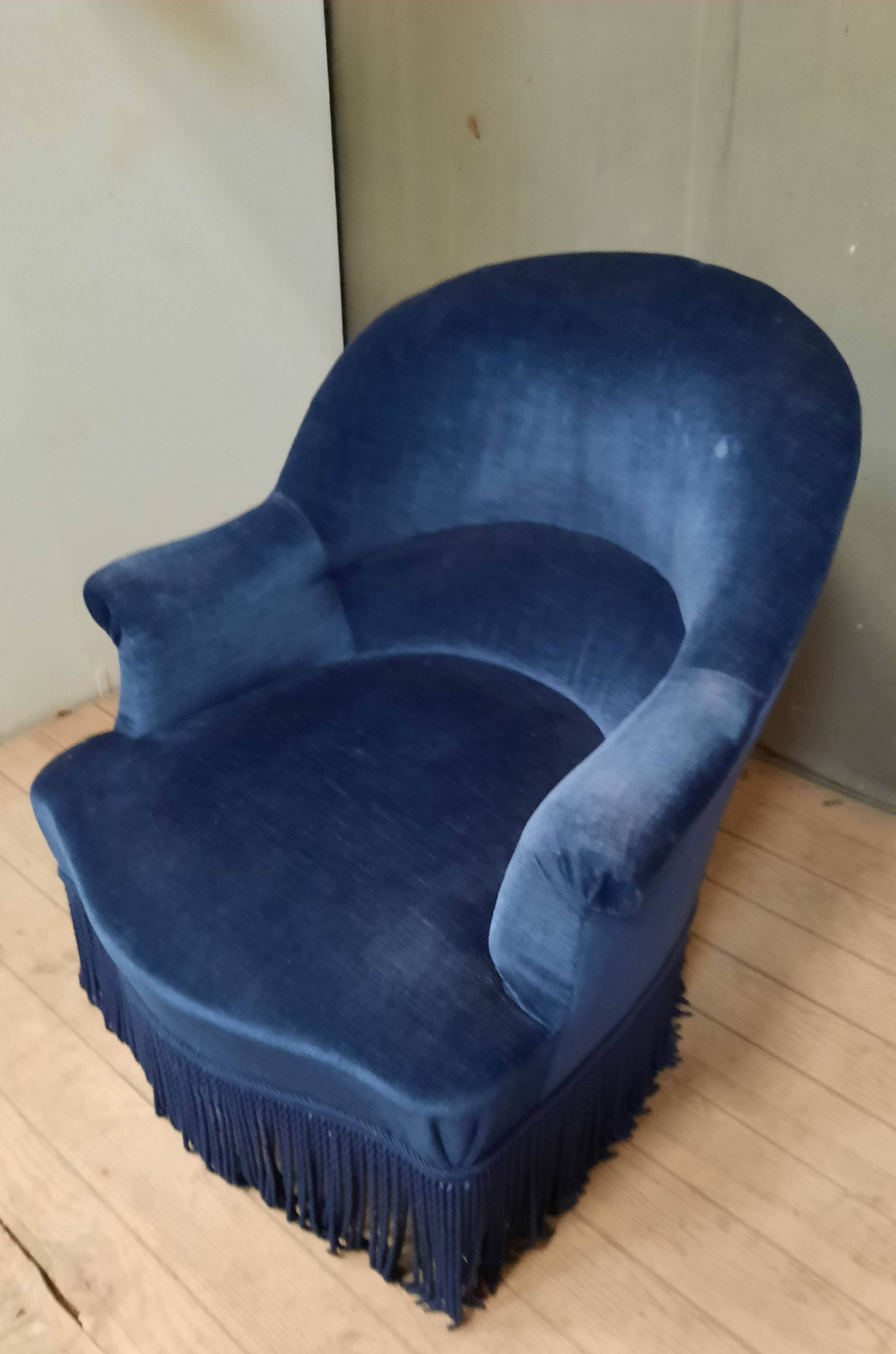 Blue toad armchair