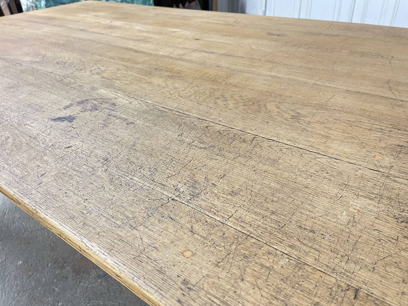 Large 19th century table in solid oak