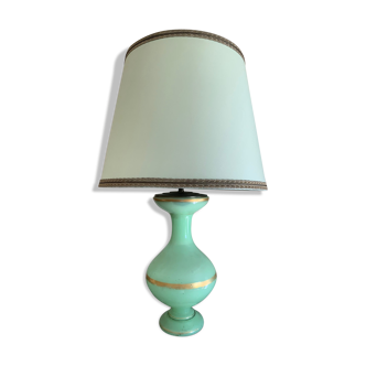 Lampe en opaline verte rehaussée de filets de dorure (fin du XIXe siècle)