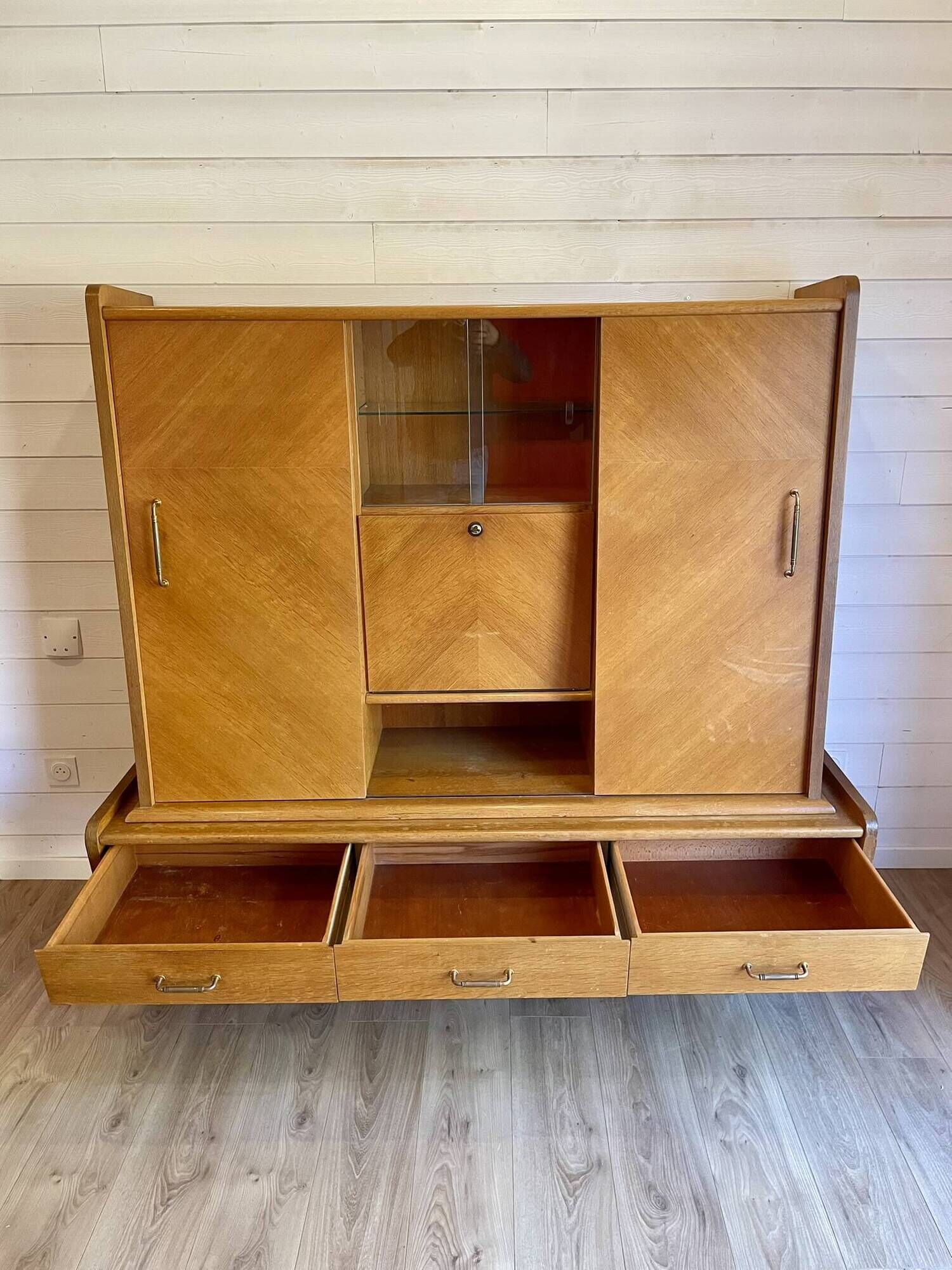 Vintage oak grand buffet Mid-Century Scandinavian with tapered legs from the 50s/70s.