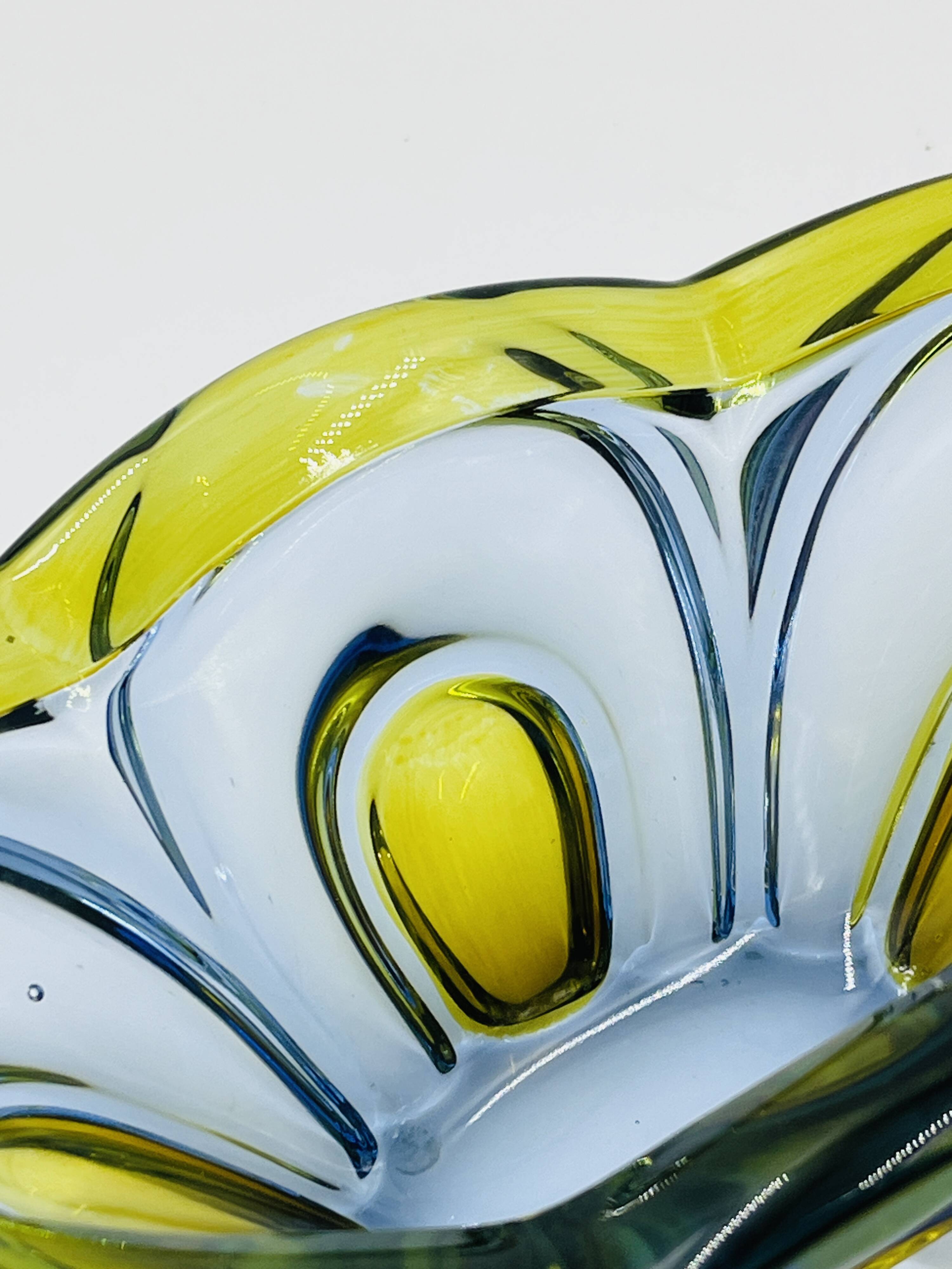 Coupe design en verre de Bohême Chribska