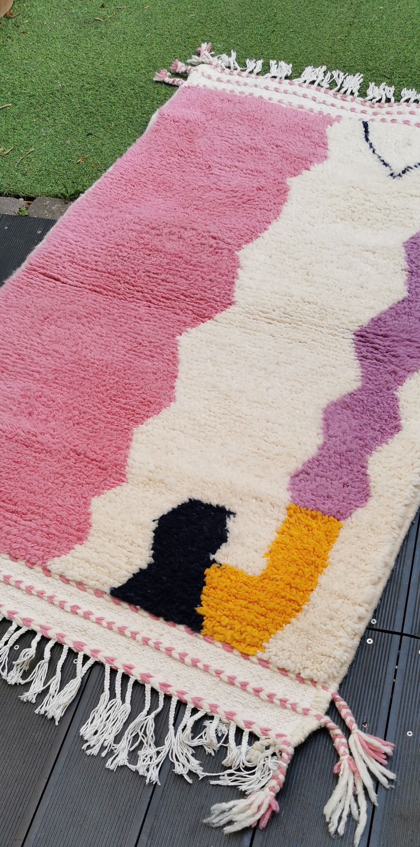 Berber carpet beni ouarain