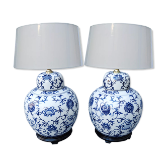 Paire de lampes jarres en porcelaine blanc bleu de Chine