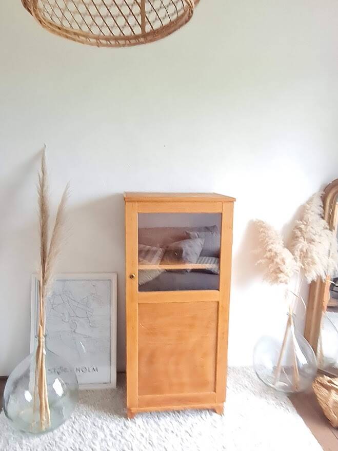 Parisian glass-fronted cupboard, type sideboard.