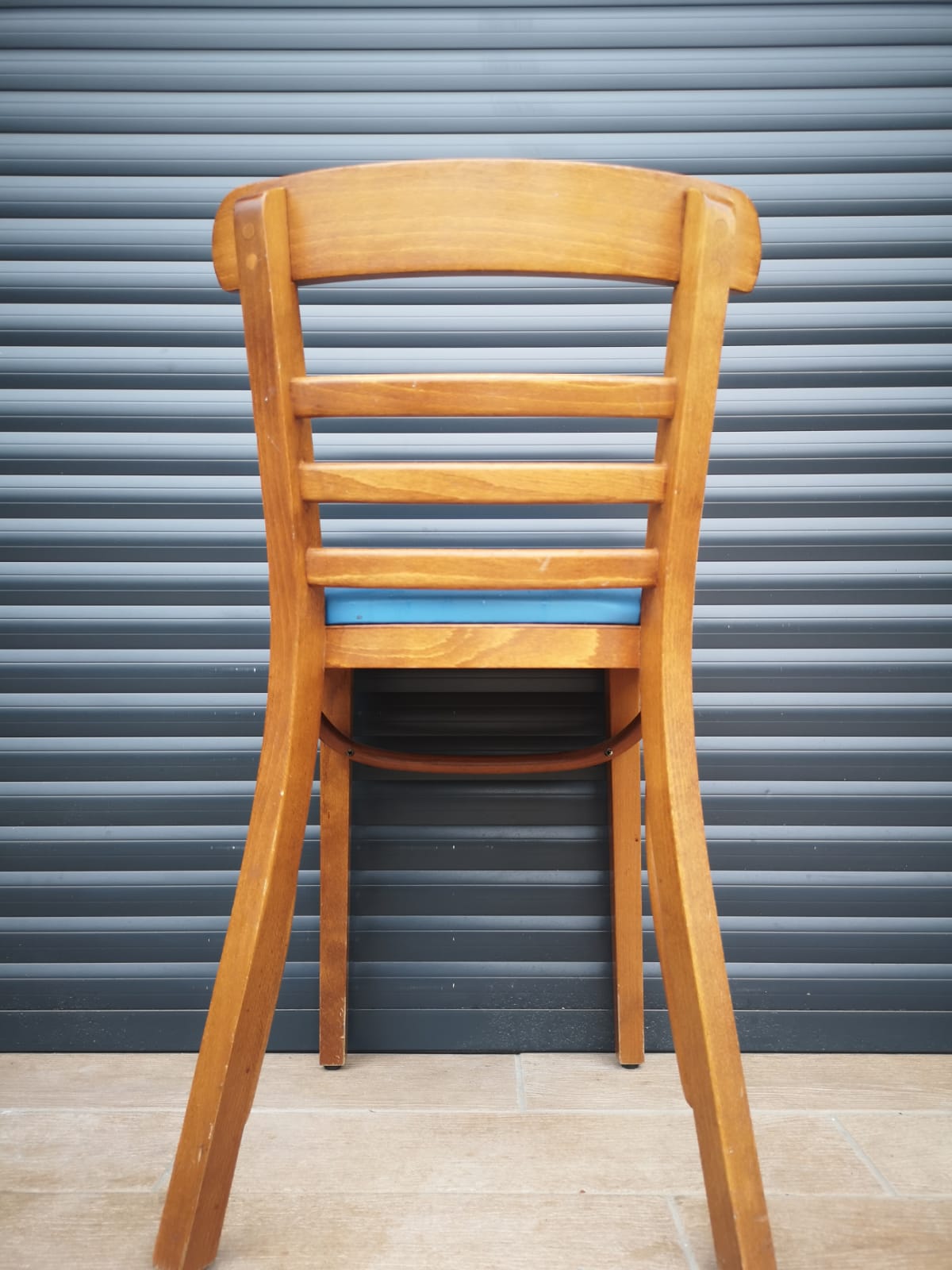 Lot de 24 chaises de bistrot restaurant vintage