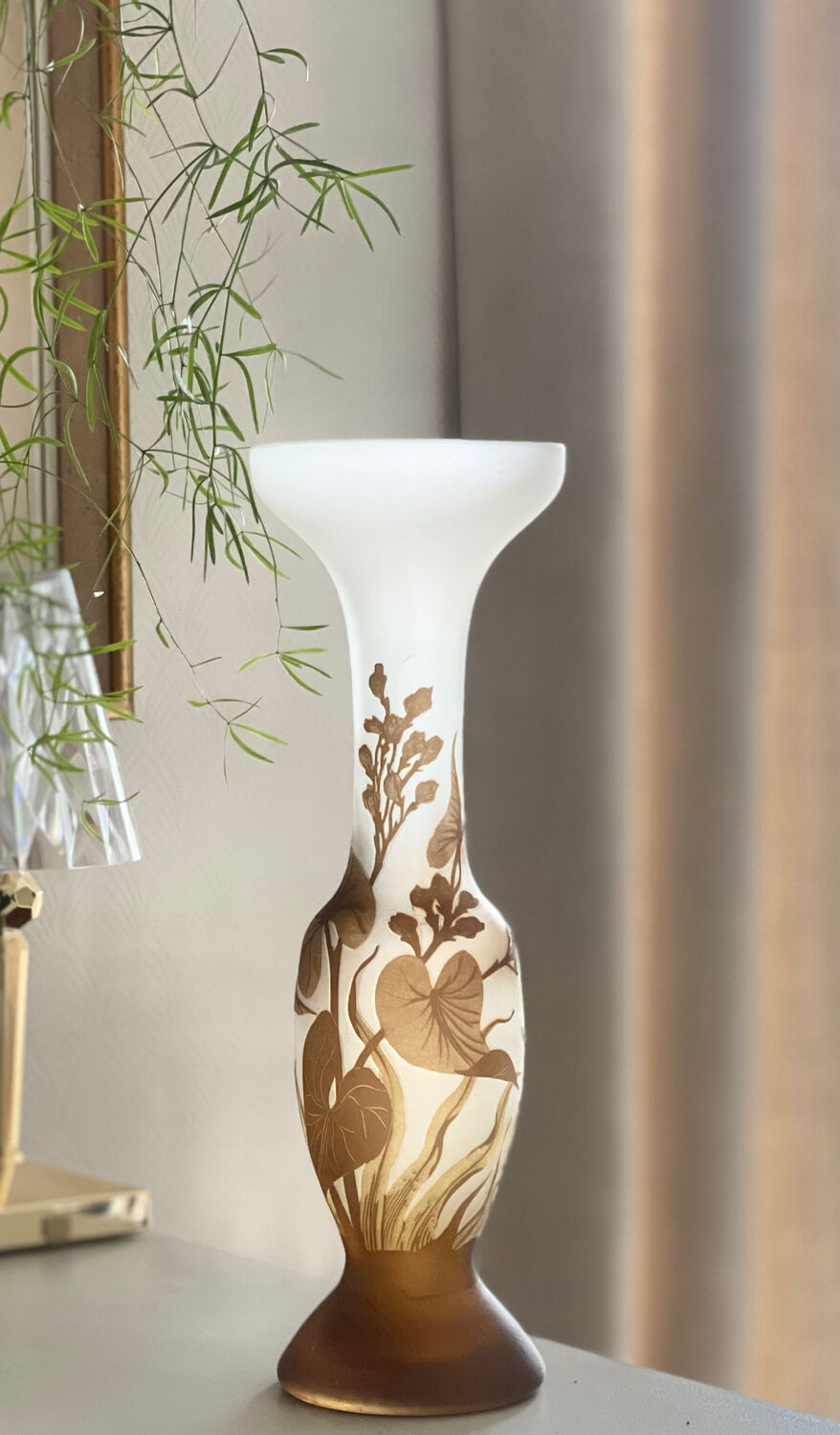 Vase in glass paste