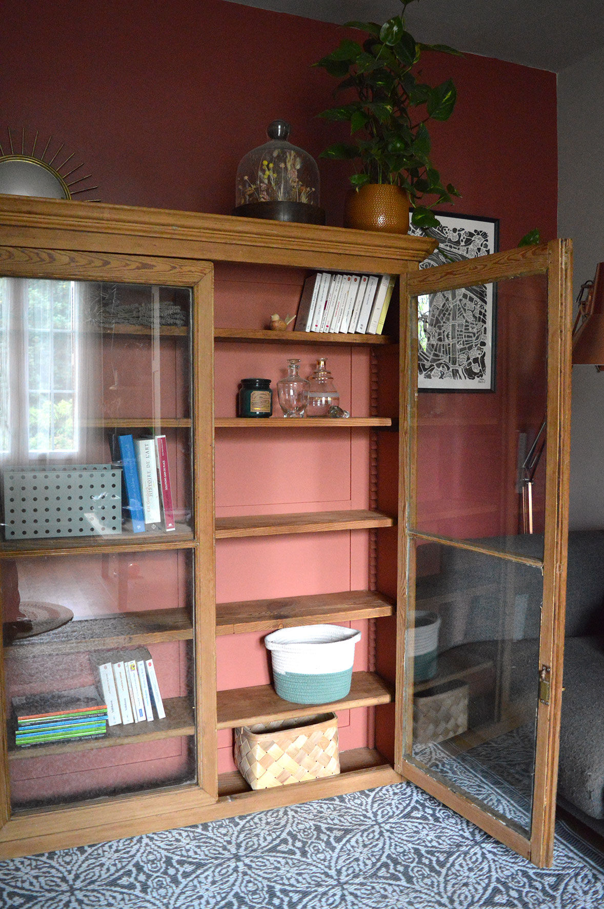 Wood and terracotta showcase