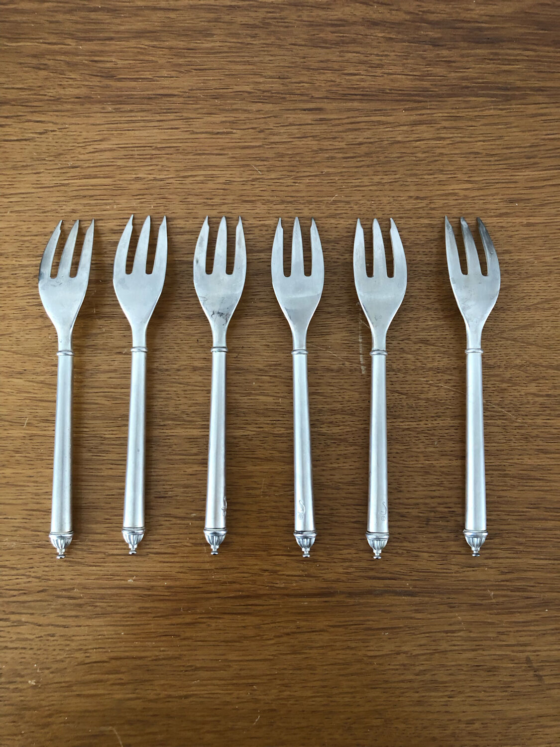 6 silver metal dessert forks