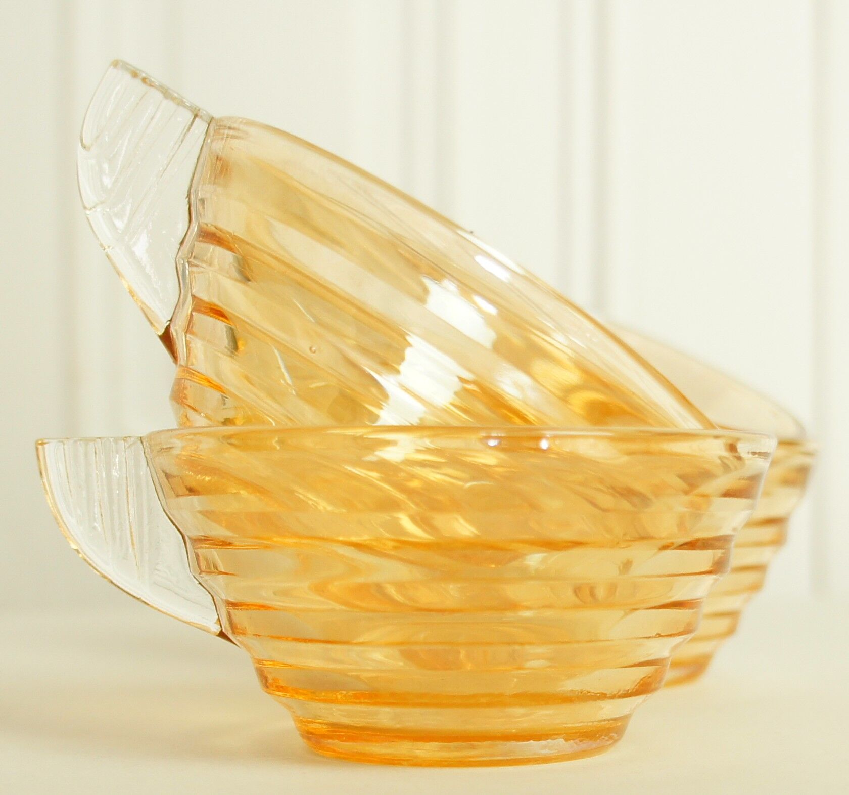 4 cups Art Deco style set in iridescent glass "Gondolo"