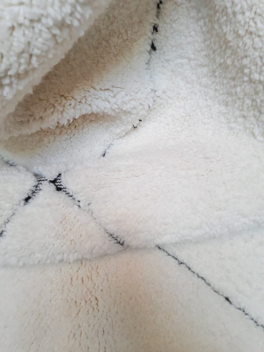 Berber carpet 230 x 172 cm