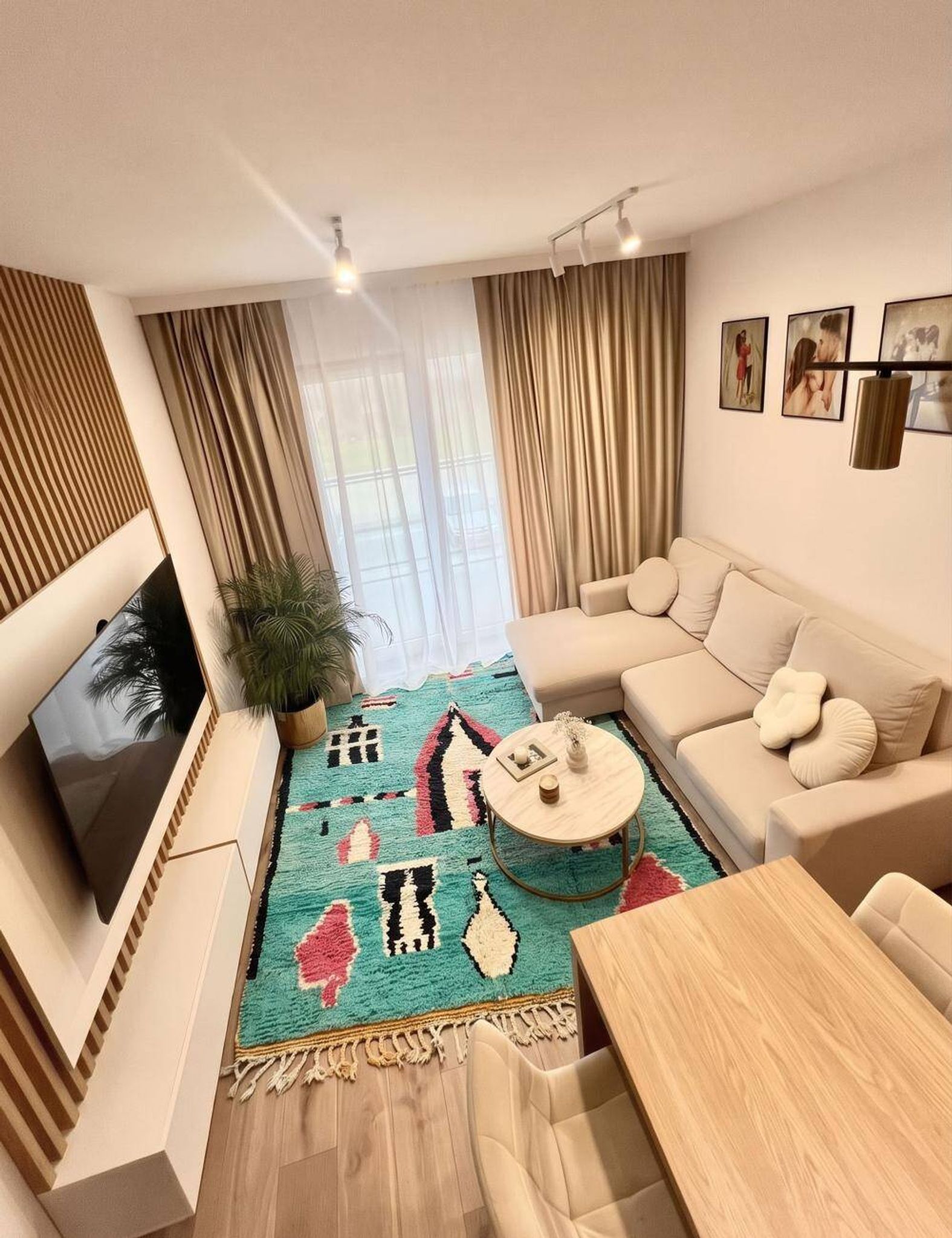 Contemporary Berber Rug - 295 x 210 cm