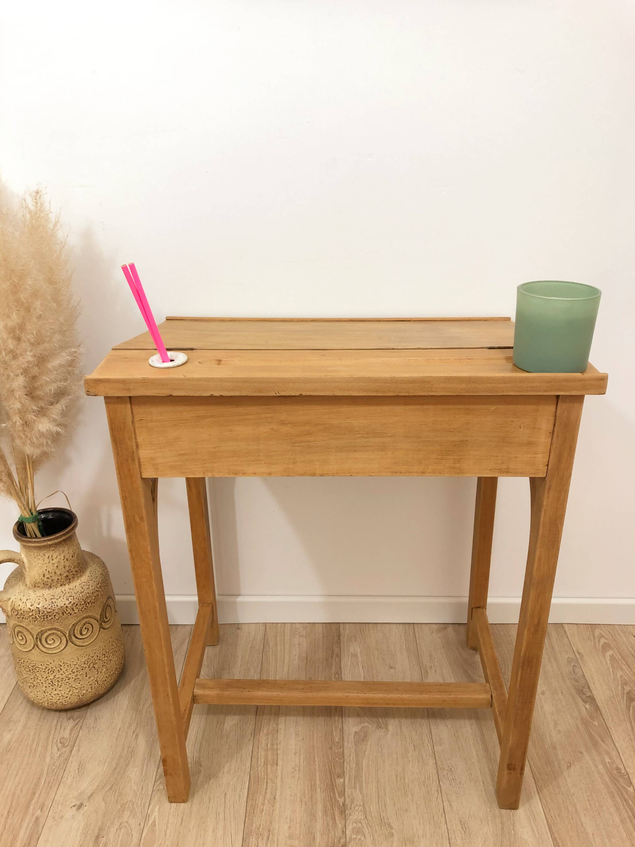 Children's desk/desk and chair from the 60s