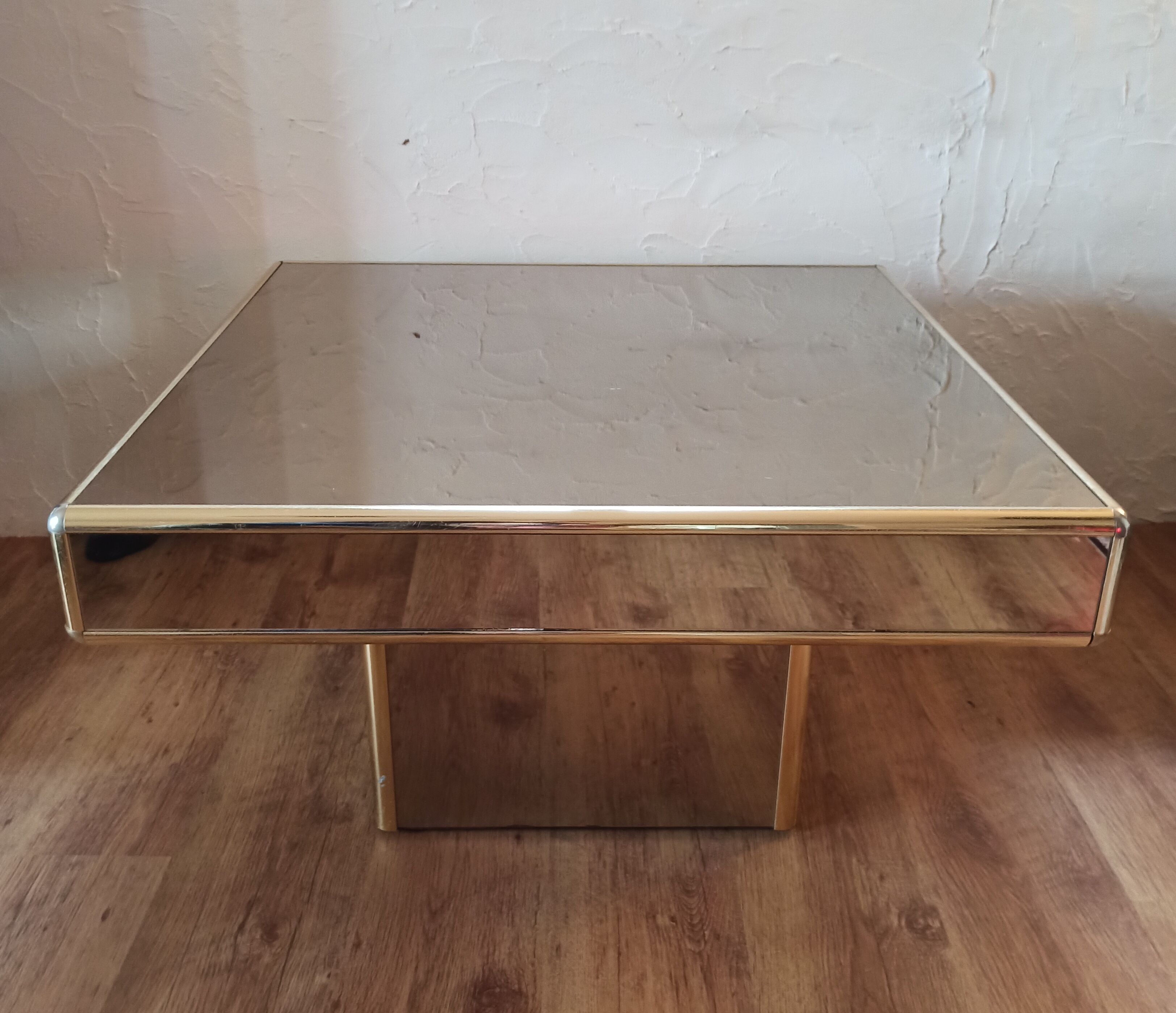 Square coffee table Italian design style