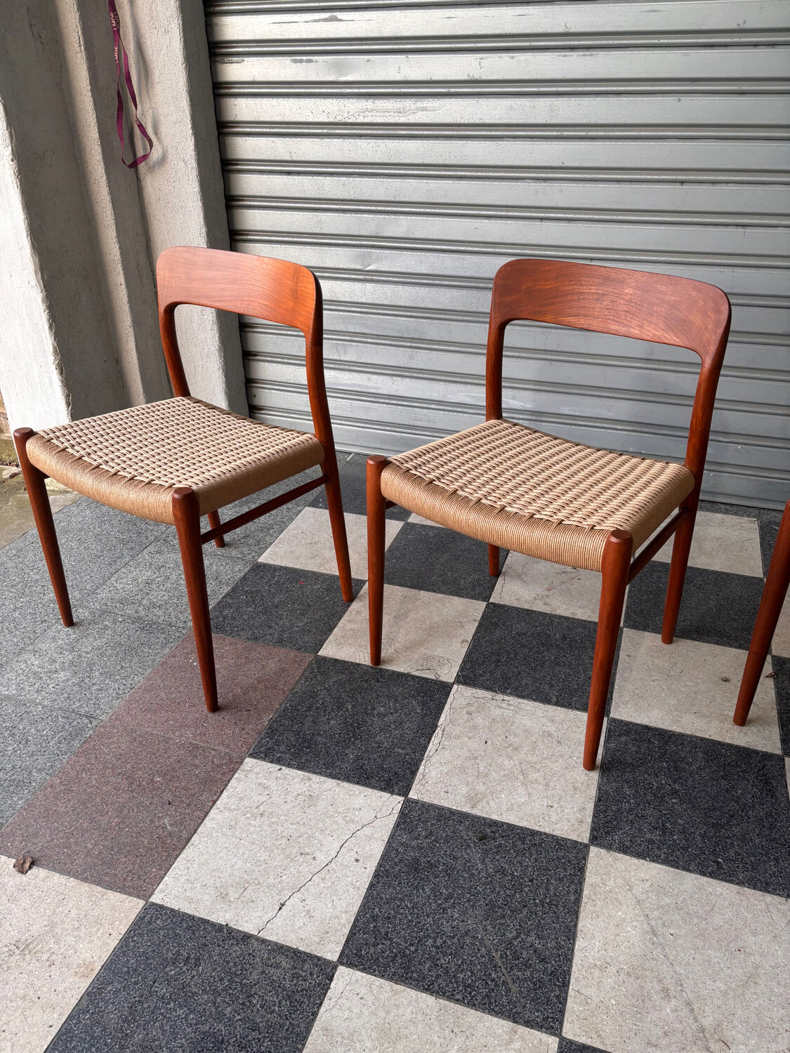 Moller 75 chairs