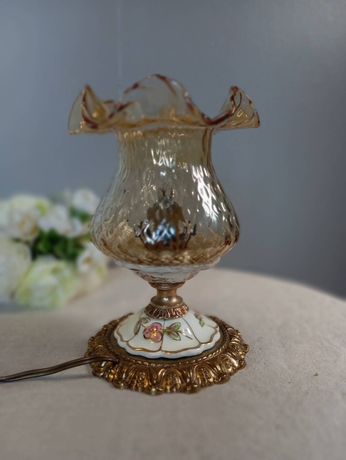 Baroque inspired table lamp, bronze, ceramic flowers and glass globe