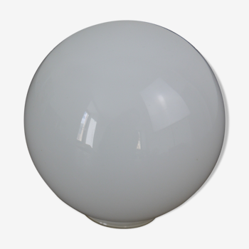 Globe en verre blanc