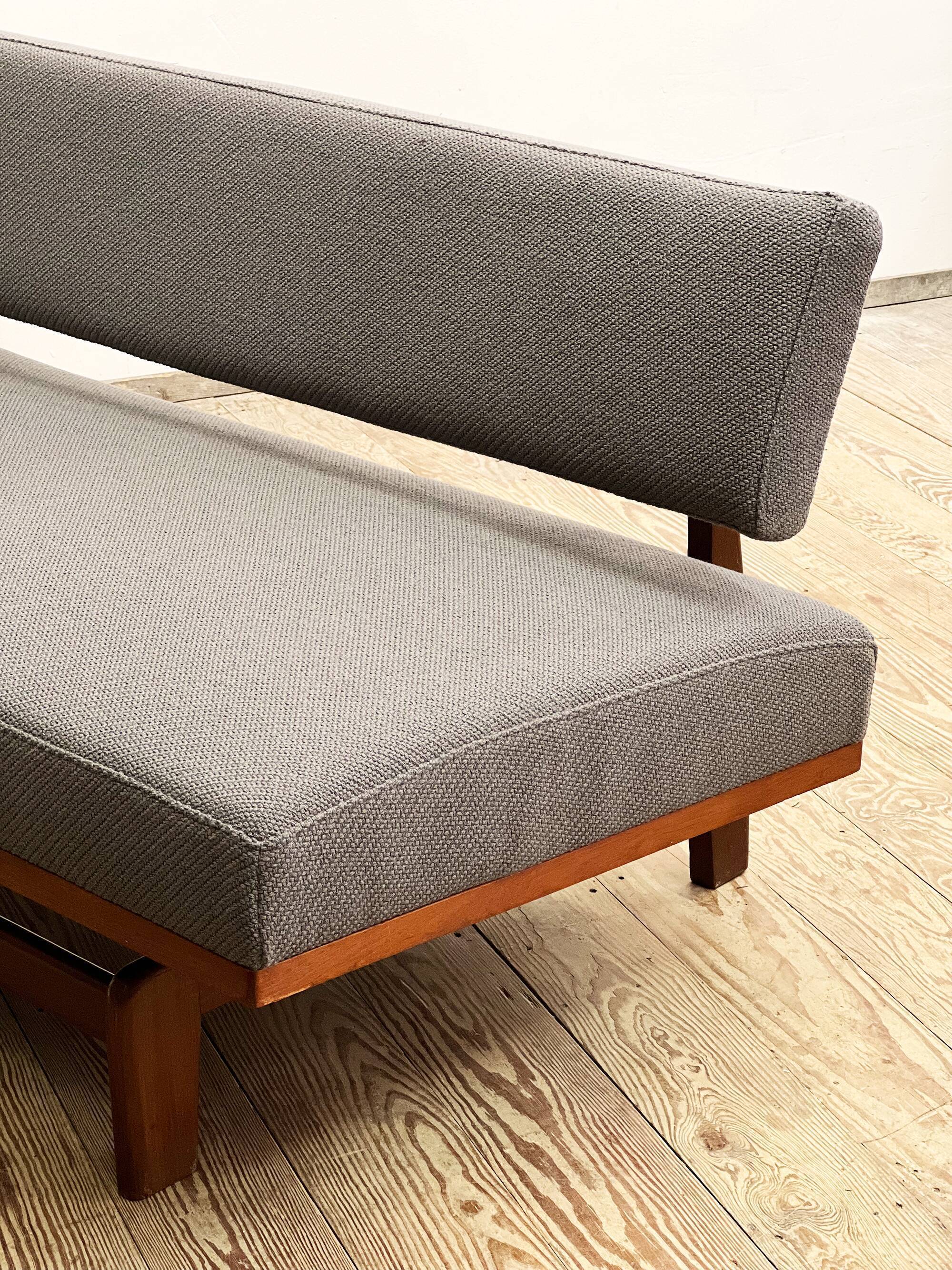 Mid Century Design Extendable Three-Seat Sofa or Daybed by Hans Bellmann for Wilkhahn