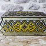 Old Victoria metal biscuit box