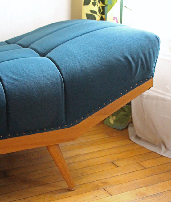 Seat style day bed years 50 feet compass