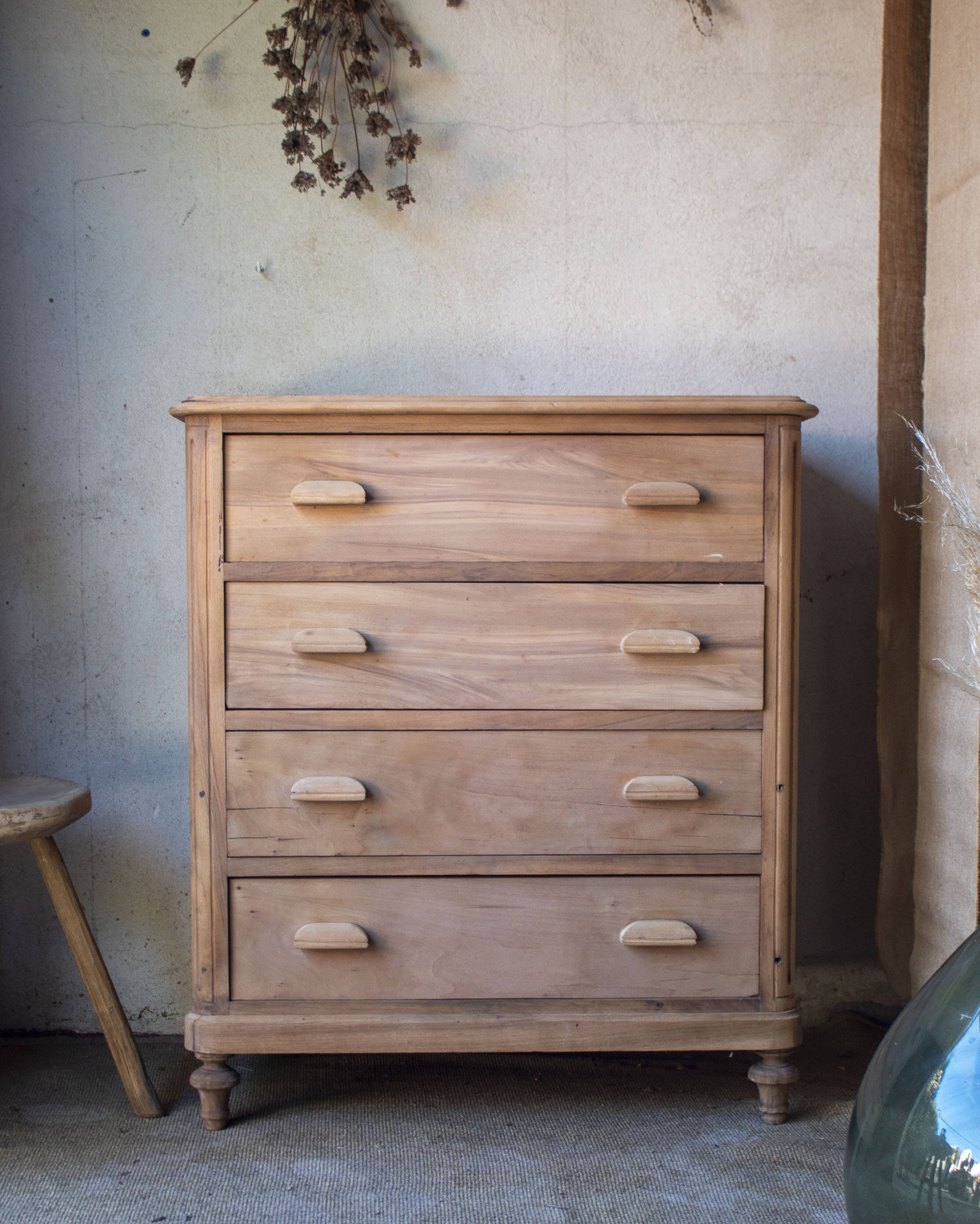 Solid wood chest of drawers