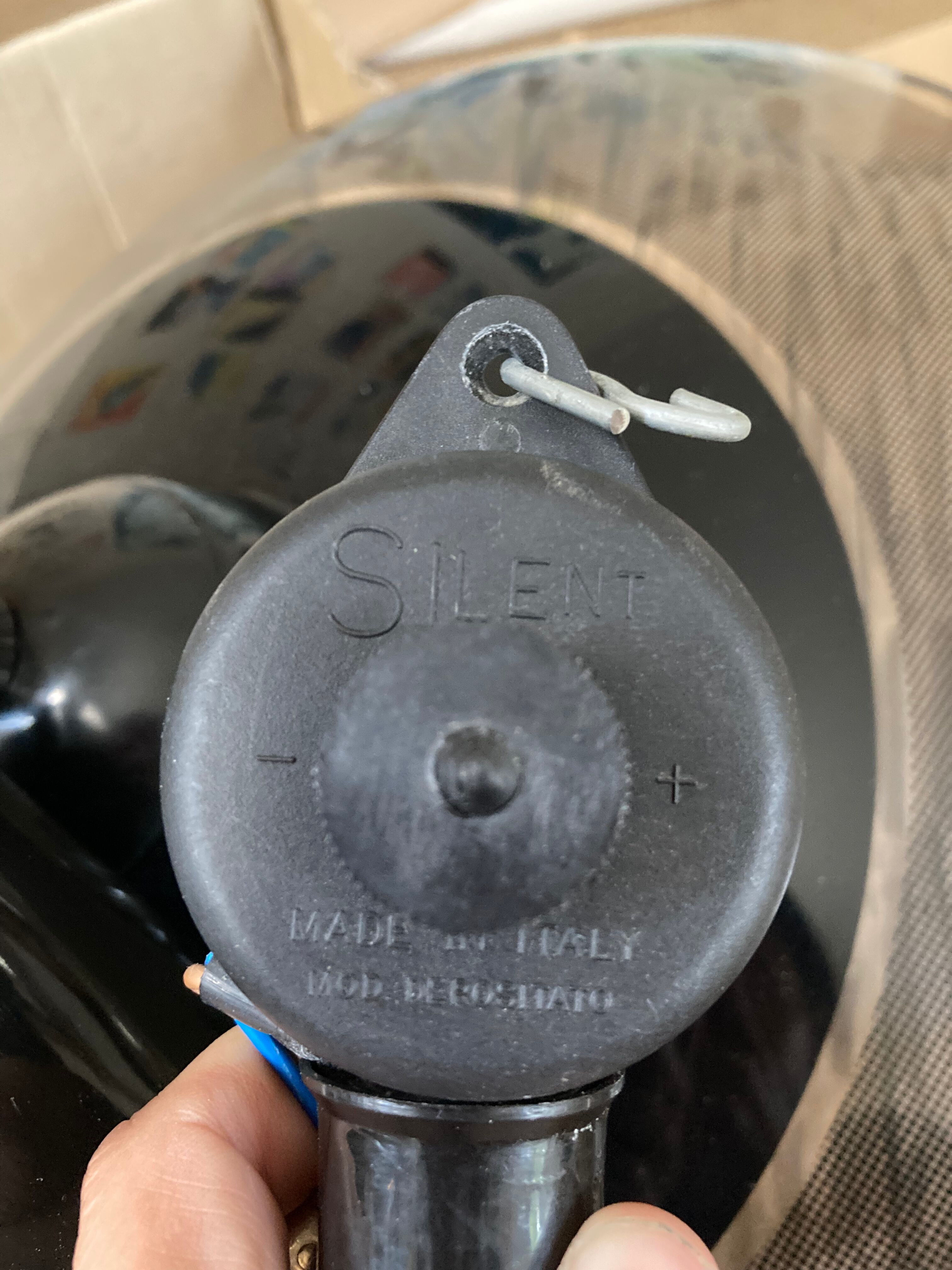 Suspension 1980 signed Silent