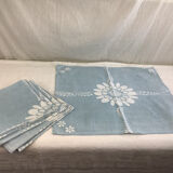 Oval tablecloth and 6 towels