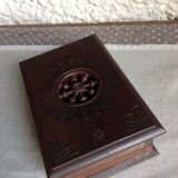 Old cigarette box in openwork varnished wood 30-40s