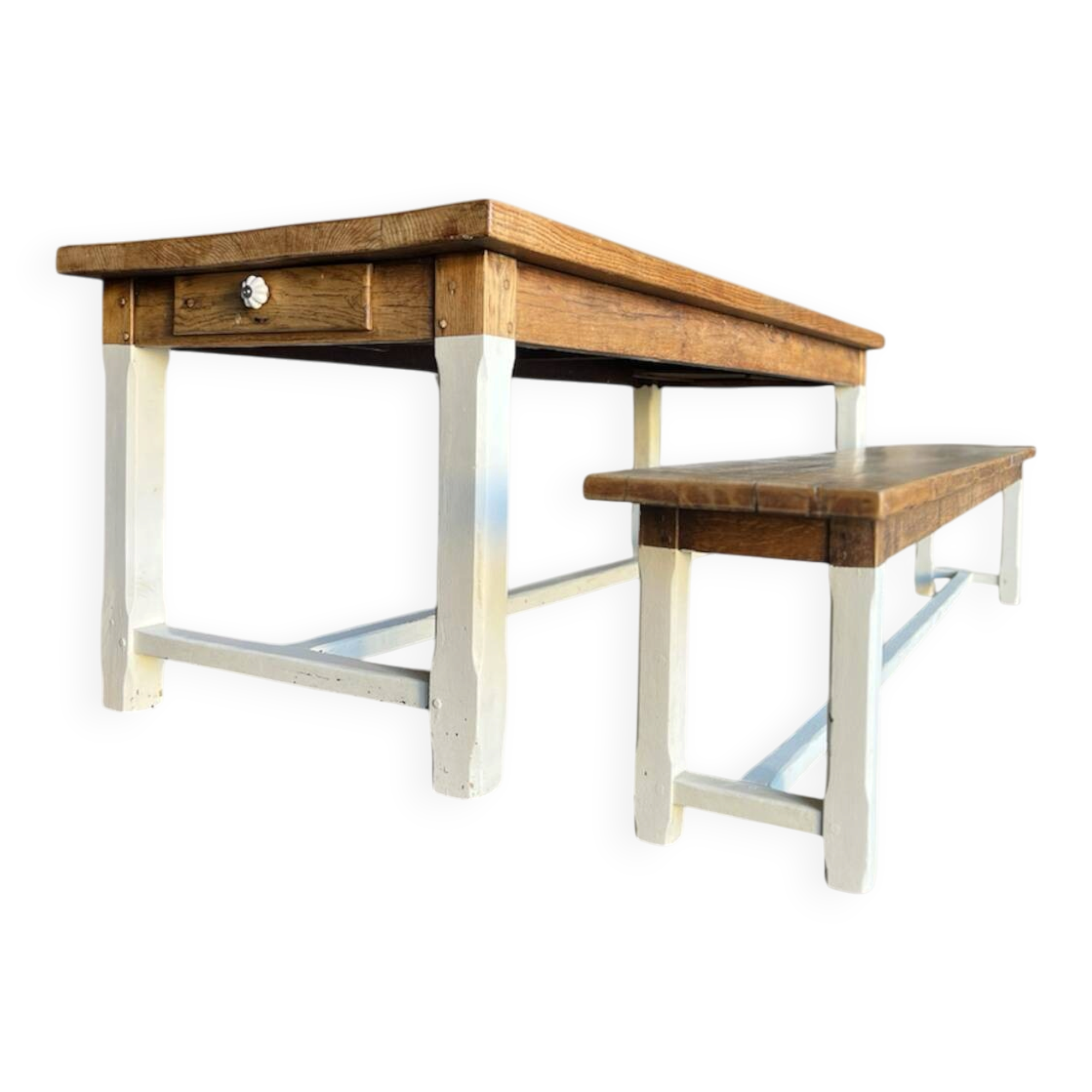 Farm table in solid oak - white patinated legs and its bench.