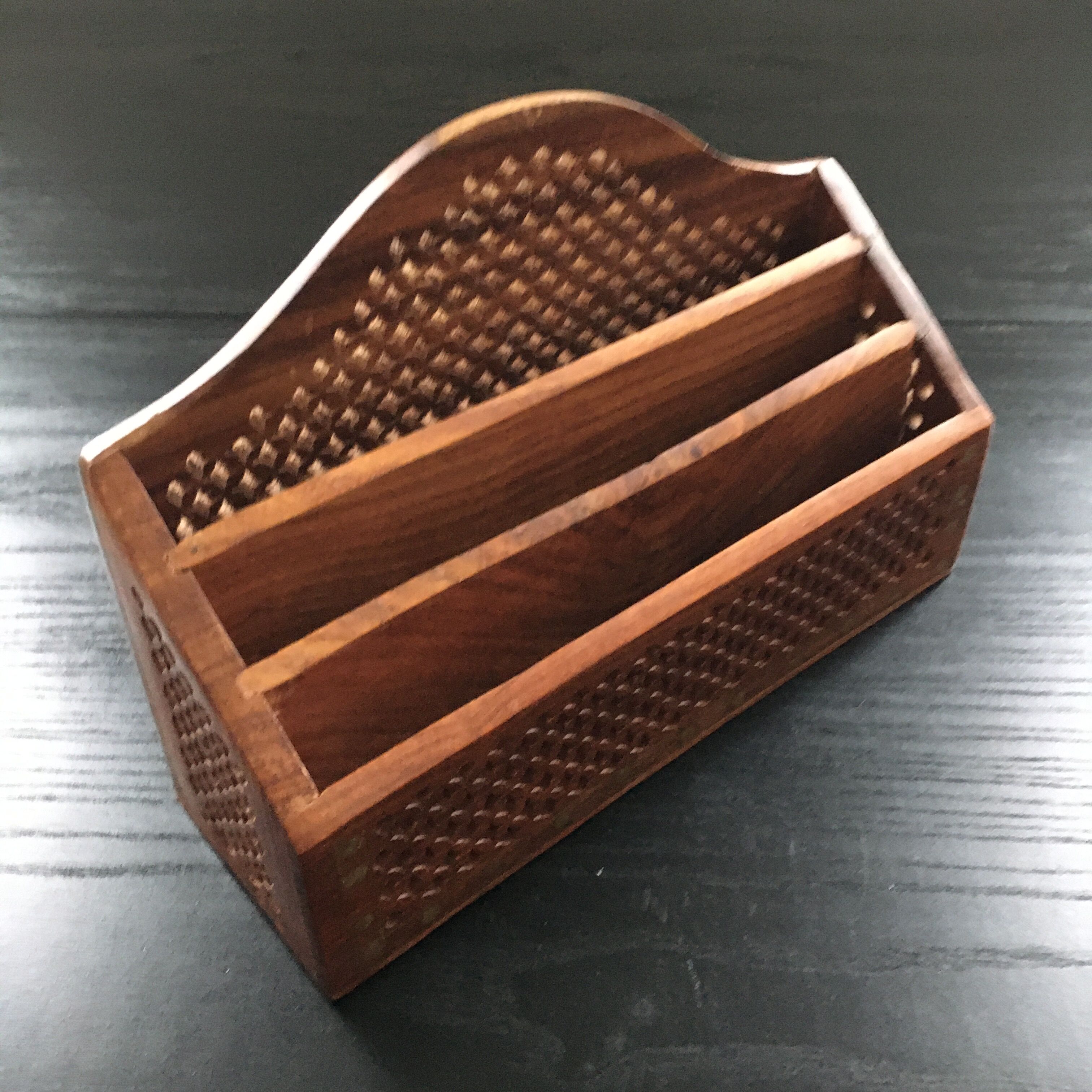 Moucharabieh mail organizer