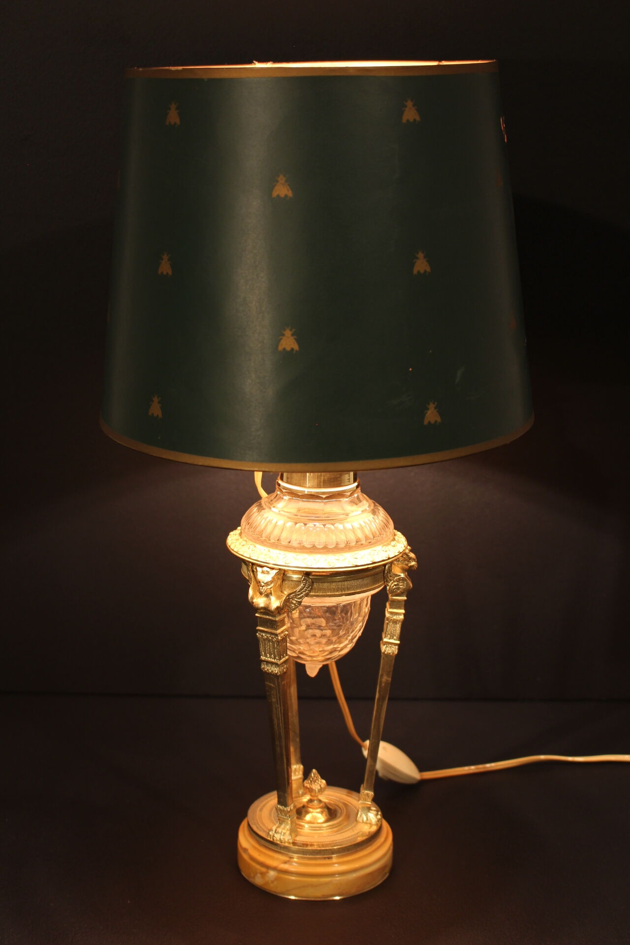 Empire lamp