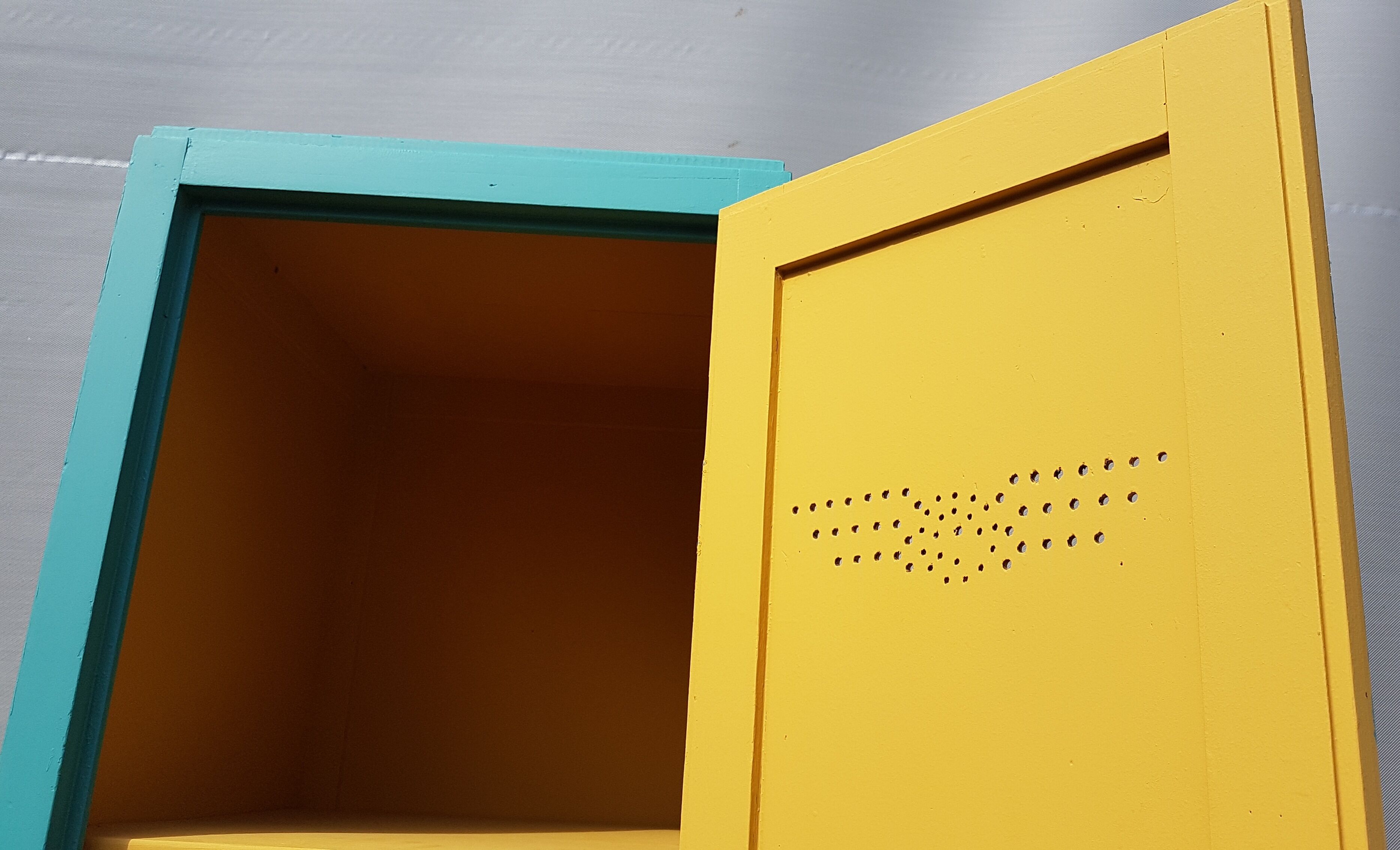 Vestiaire armoire parisienne 1950 1 place bois peint yellow Farrow blue Little Greene