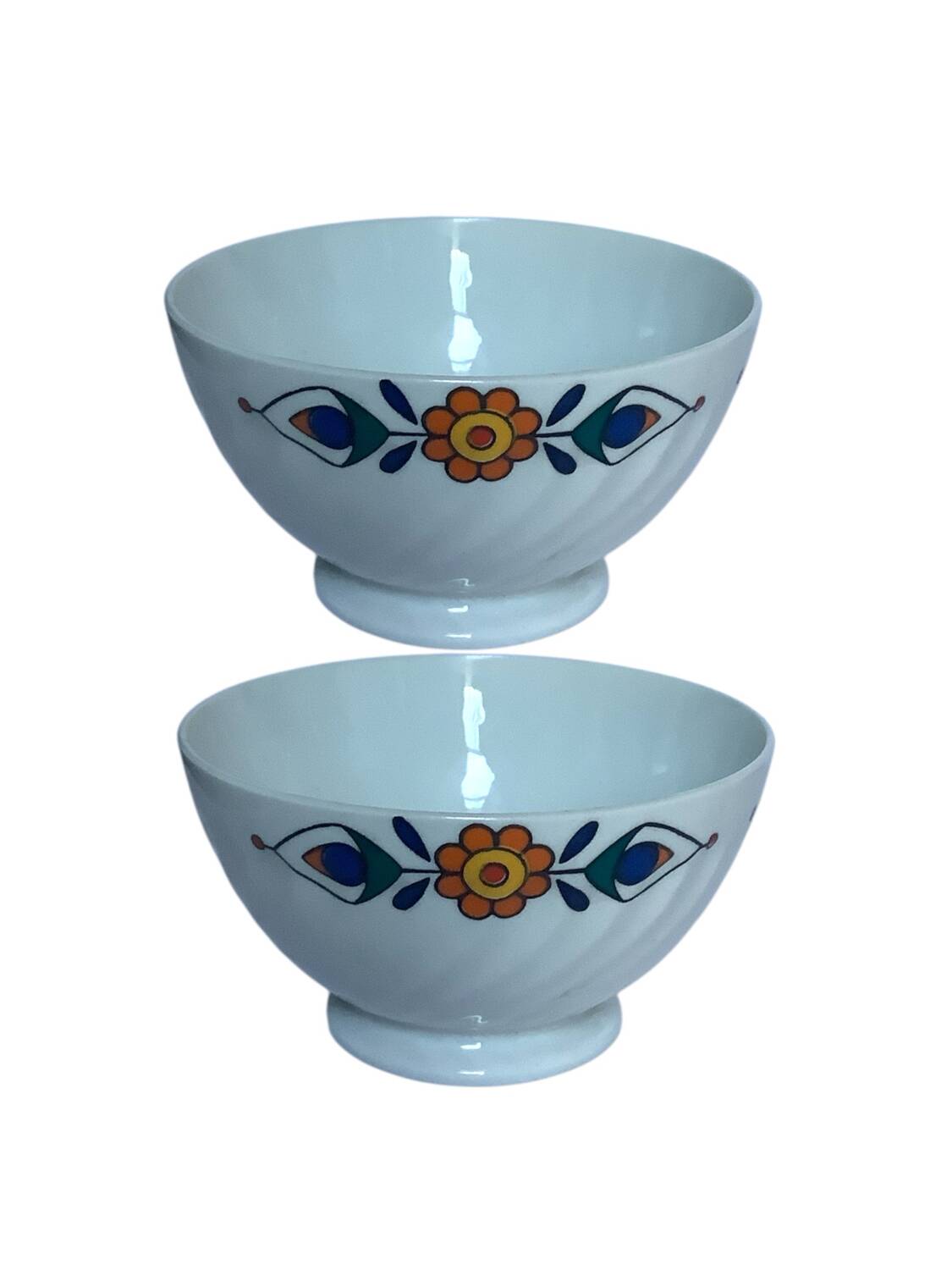 Pair of porcelain bowls with floral pattern – Vintage