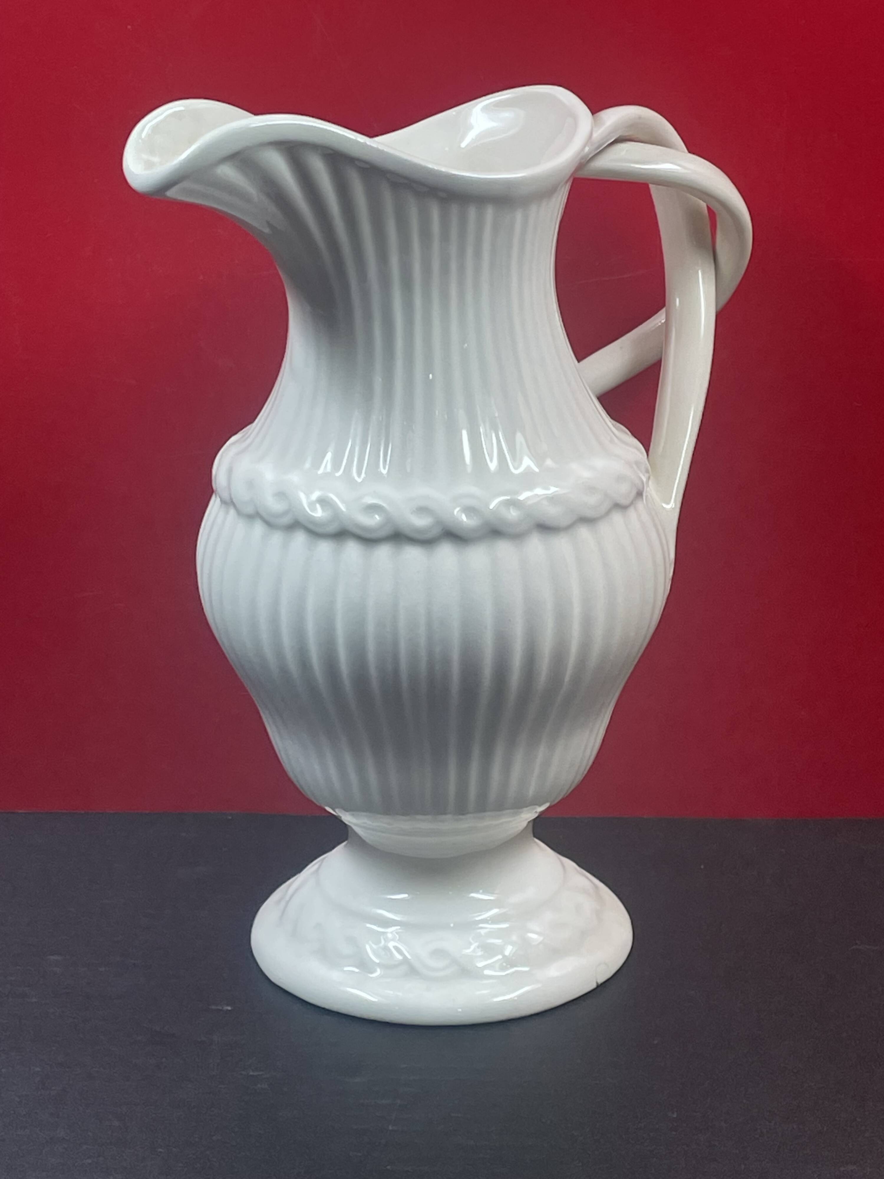 Earthenware from Gien, Hanap or ewer with twisted handle H 23.5 cm