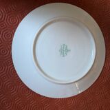 12 assiettes a dessert et 1 plat